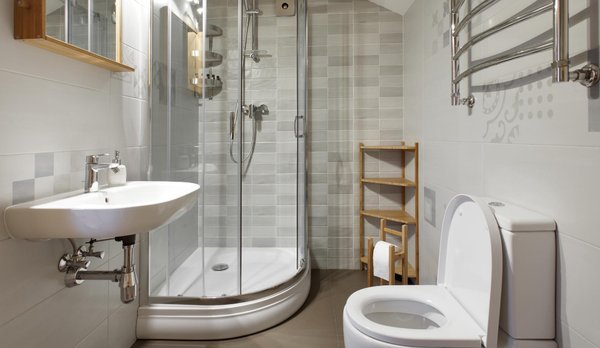 Optimiser l'espace dans une petite salle de bains
