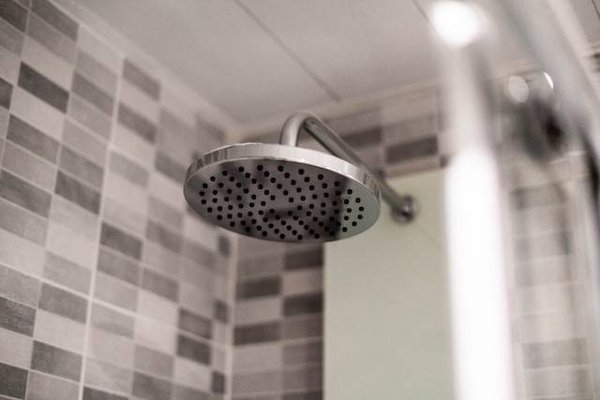 Comment trouver et acheter des accessoires de meuble de salle de bain de qualité et à bon prix ?